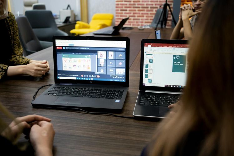 Full Remote: Como Reunir a Sua Equipa Dispersa num Retiro Empresarial - seminaire.com