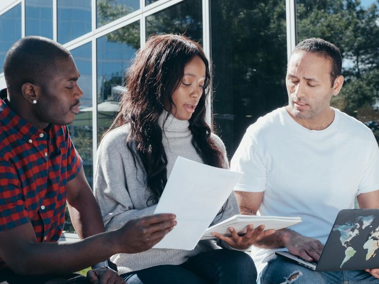 Full Remote: Hoe Breng Je Jouw Verspreide Team Samen voor een Bedrijfsseminarie - seminaire.com