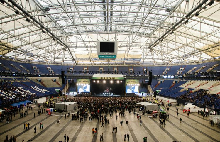 Organising a 3,000-Person Convention Methods, Venues and Production