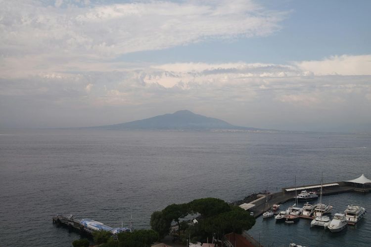 Organiser un Séminaire d'Entreprise à Naples — Guide Complet 2026