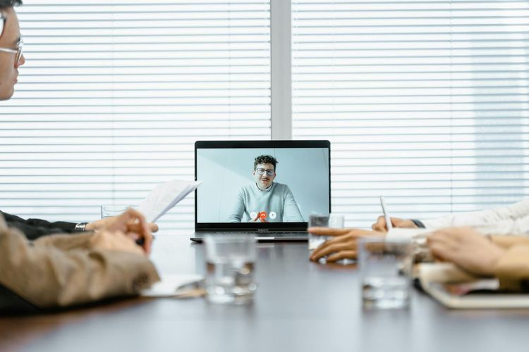 Präsenz-Seminar vs. Virtuelles Seminar Welches Format Wählen?
