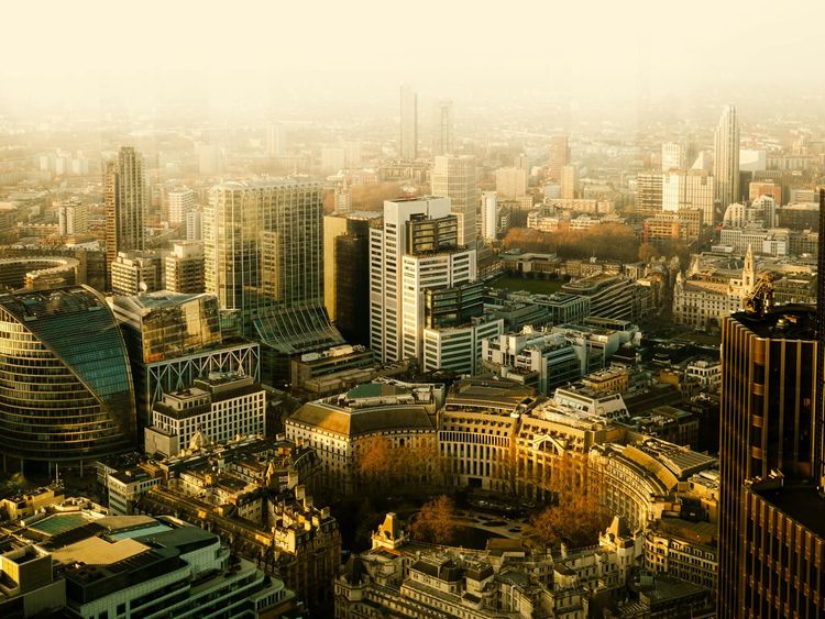 Vols Directs à Londres depuis le Monde Entier — Guide pour Équipes Dispersées