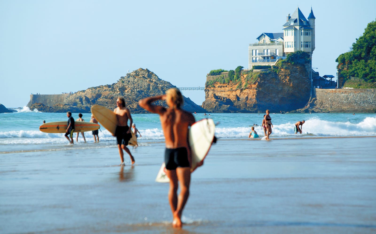 Surfing in Biarritz, an institution