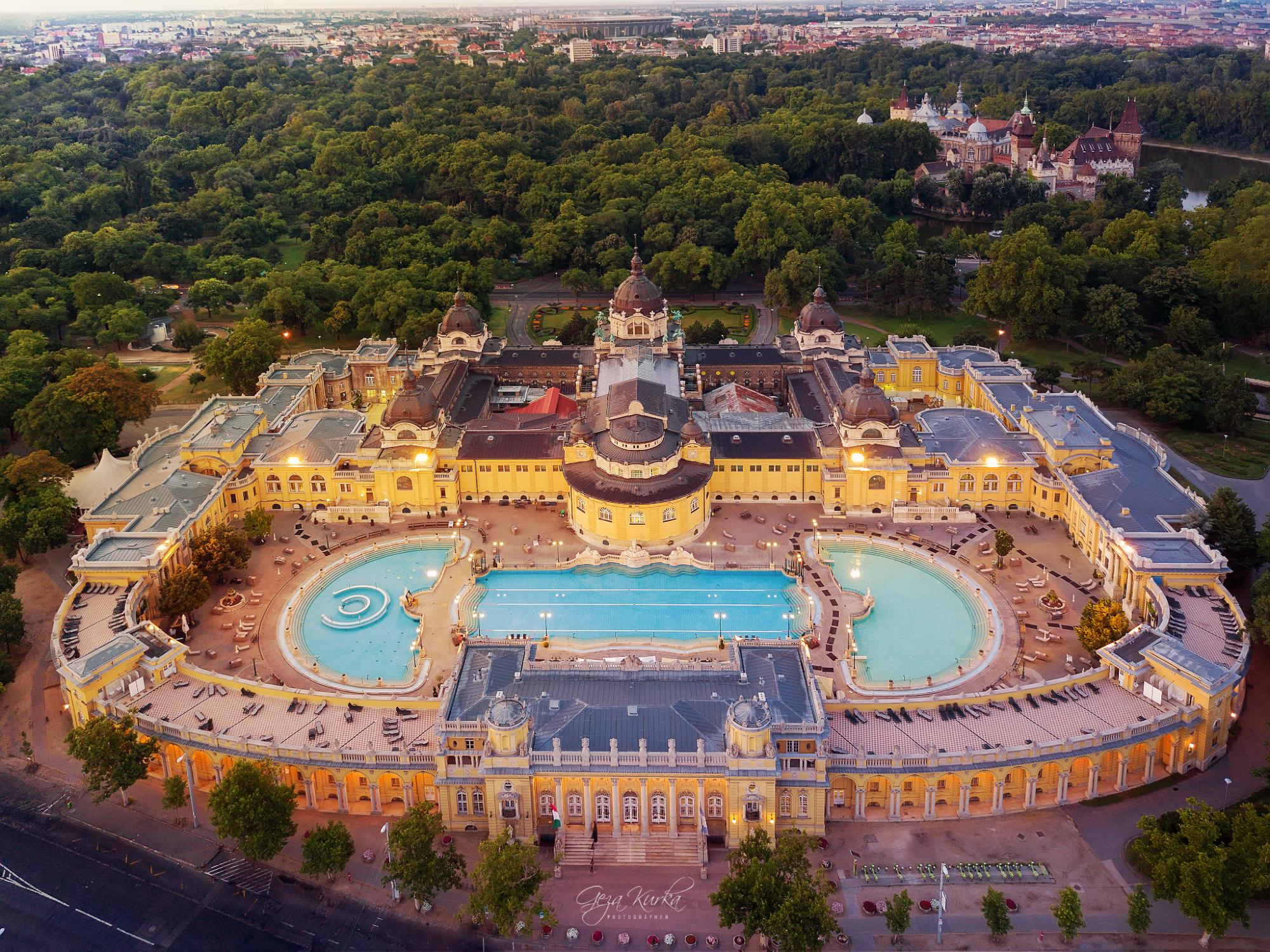 Why is the Széchenyi Spa so popular?