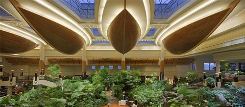 Grand Hyatt Dubai — façade extérieure 37 acres jardins
