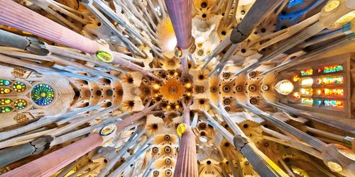 Icon gallery-corporate-retreat-in-spain-gaudi-the-genius