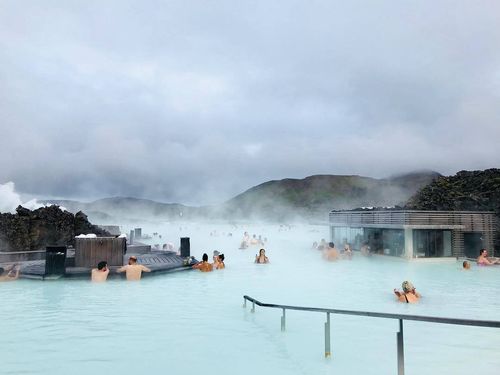Baignade dans le Blue Lagoon